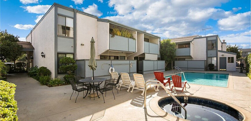 8801 Independence Ave APT 25, Canoga Park, CA 91304